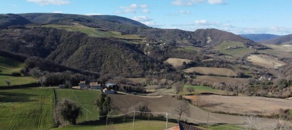 Casa de 10 habitaciónes en Pergola, Italy No. 39424 40