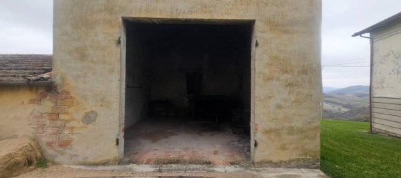 Casa de 10 habitaciónes en Pergola, Italy No. 39424 27