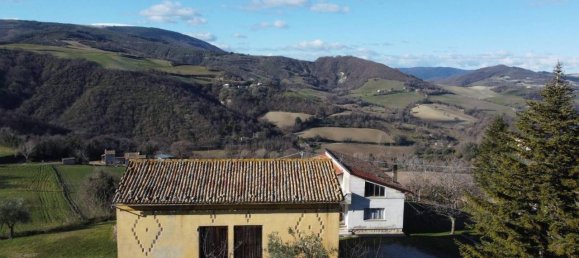 Casa de 10 habitaciónes en Pergola, Italy No. 39424 50