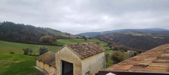 Casa de 10 habitaciónes en Pergola, Italy No. 39424 17