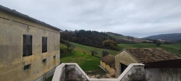 Casa de 10 habitaciónes en Pergola, Italy No. 39424 15