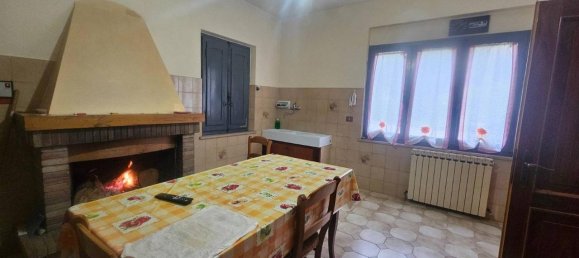 Casa de 10 habitaciónes en Pergola, Italy No. 39424 25