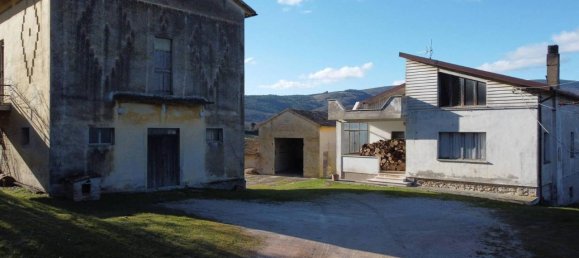 Casa de 10 habitaciónes en Pergola, Italy No. 39424 4