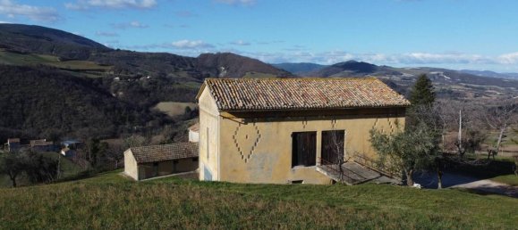 Casa de 10 habitaciónes en Pergola, Italy No. 39424 44