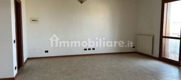2 bedrooms Apartment in Piacenza d'Adige, Italy No. 191970 5