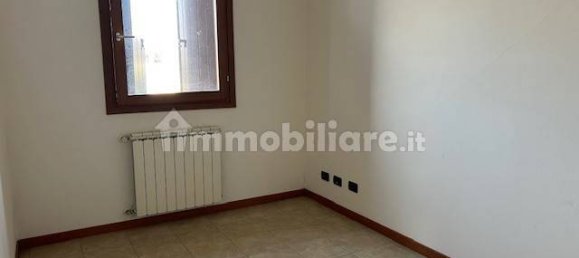 2 bedrooms Apartment in Piacenza d'Adige, Italy No. 191970 8