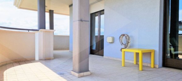 3-salle Penthouse à Montesilvano, Italy No. 17819 21