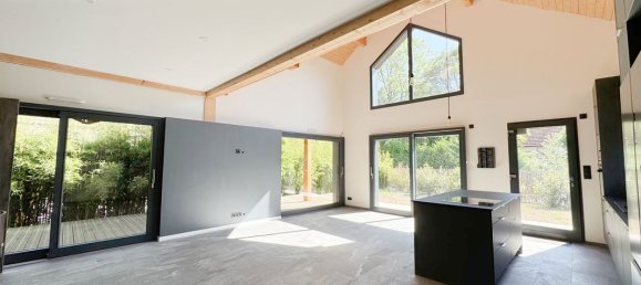 4 bedrooms House in Chevry, France No. 286609 2