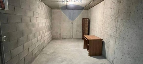 Garaje de 1 habitación en Cassano d'Adda, Italy No. 26503 26