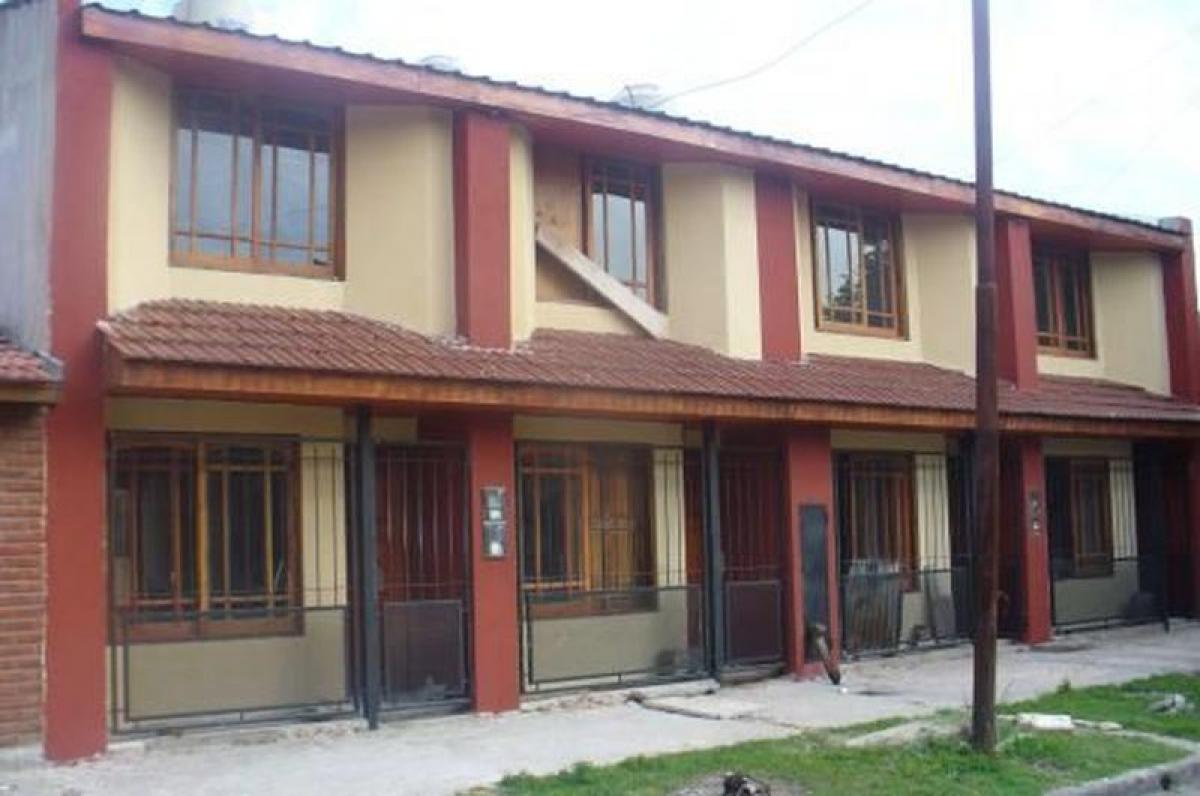 2 bedrooms House in Tres de Febrero, Argentina No. 53416