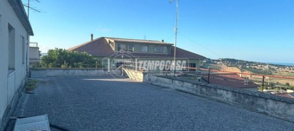 6 rooms Apartment in Monte Urano, Italy No. 275043 4