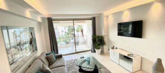 Studio in Cannes, France No. 169663 2