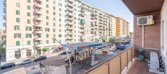 4 rooms Apartment in Rome, Italy No. 298129 4