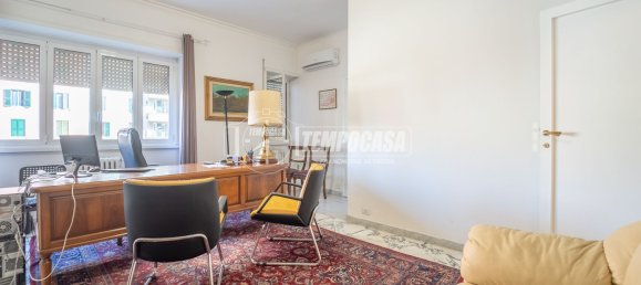 4 rooms Apartment in Rome, Italy No. 298129 10
