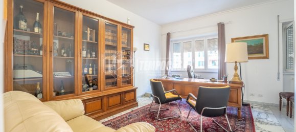 4 rooms Apartment in Rome, Italy No. 298129 9