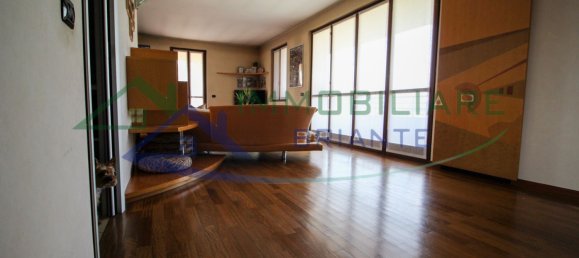 6 rooms Penthouse in Somma Lombardo, Italy No. 129066 3