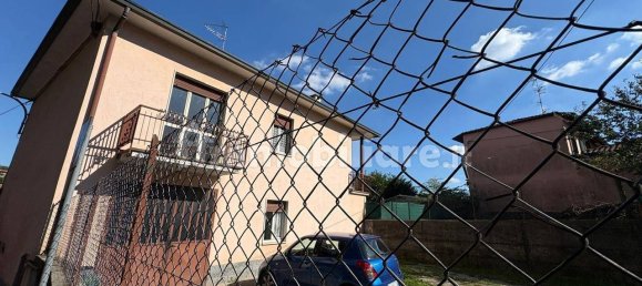 3 Schlafzimmer Villa in Castronno, Italy, Nr. 355775 24