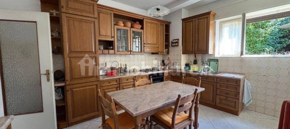 3 Schlafzimmer Villa in Castronno, Italy, Nr. 355775 2
