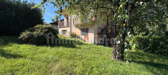 3 Schlafzimmer Villa in Castronno, Italy, Nr. 355775 16