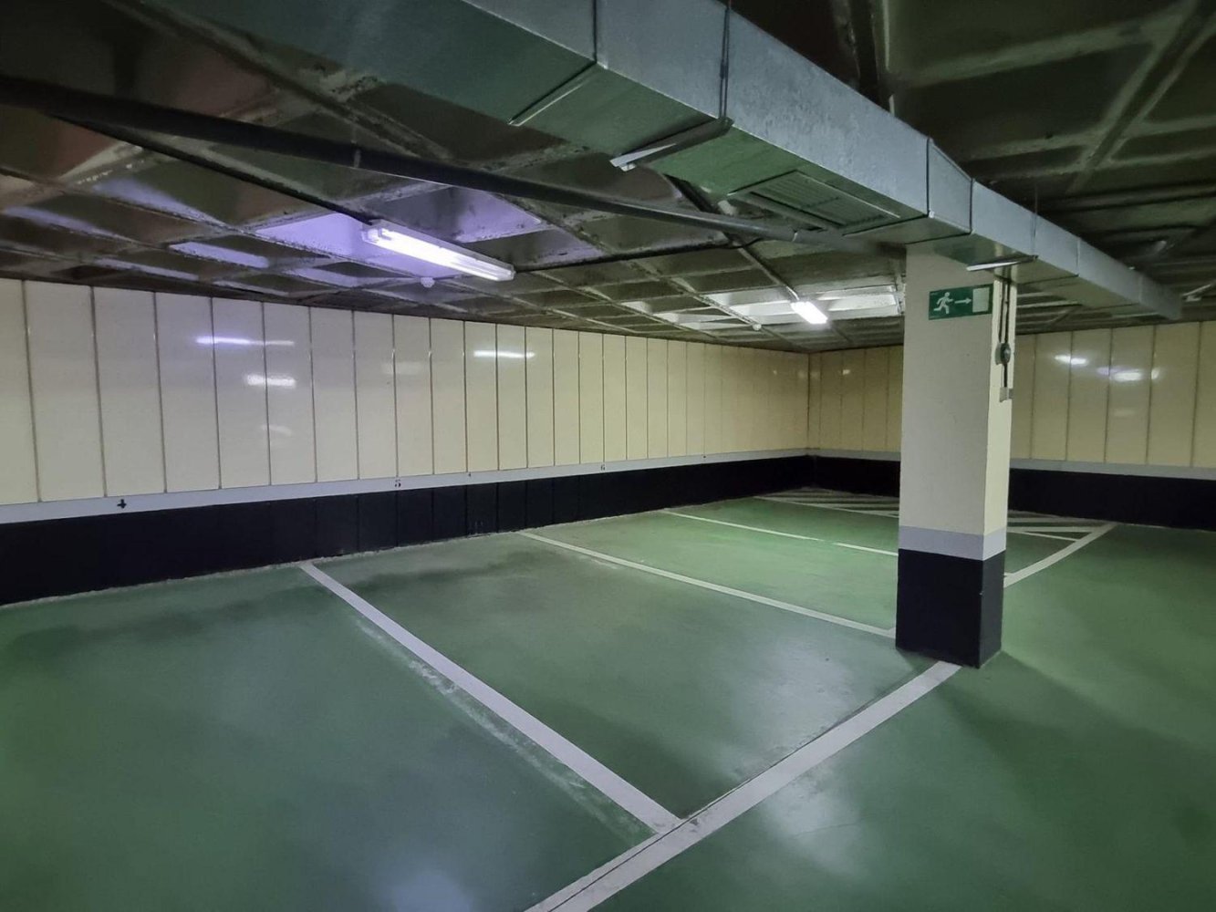  مرآب في Madrid, Spain 12متر مربع رقم 102541