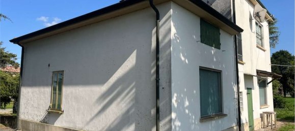 8 rooms Apartment in Masi Torello, Italy No. 290067 2