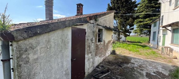 8 rooms Apartment in Masi Torello, Italy No. 290067 7