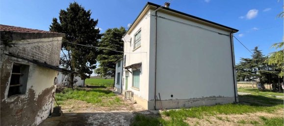 8 rooms Apartment in Masi Torello, Italy No. 290067 10