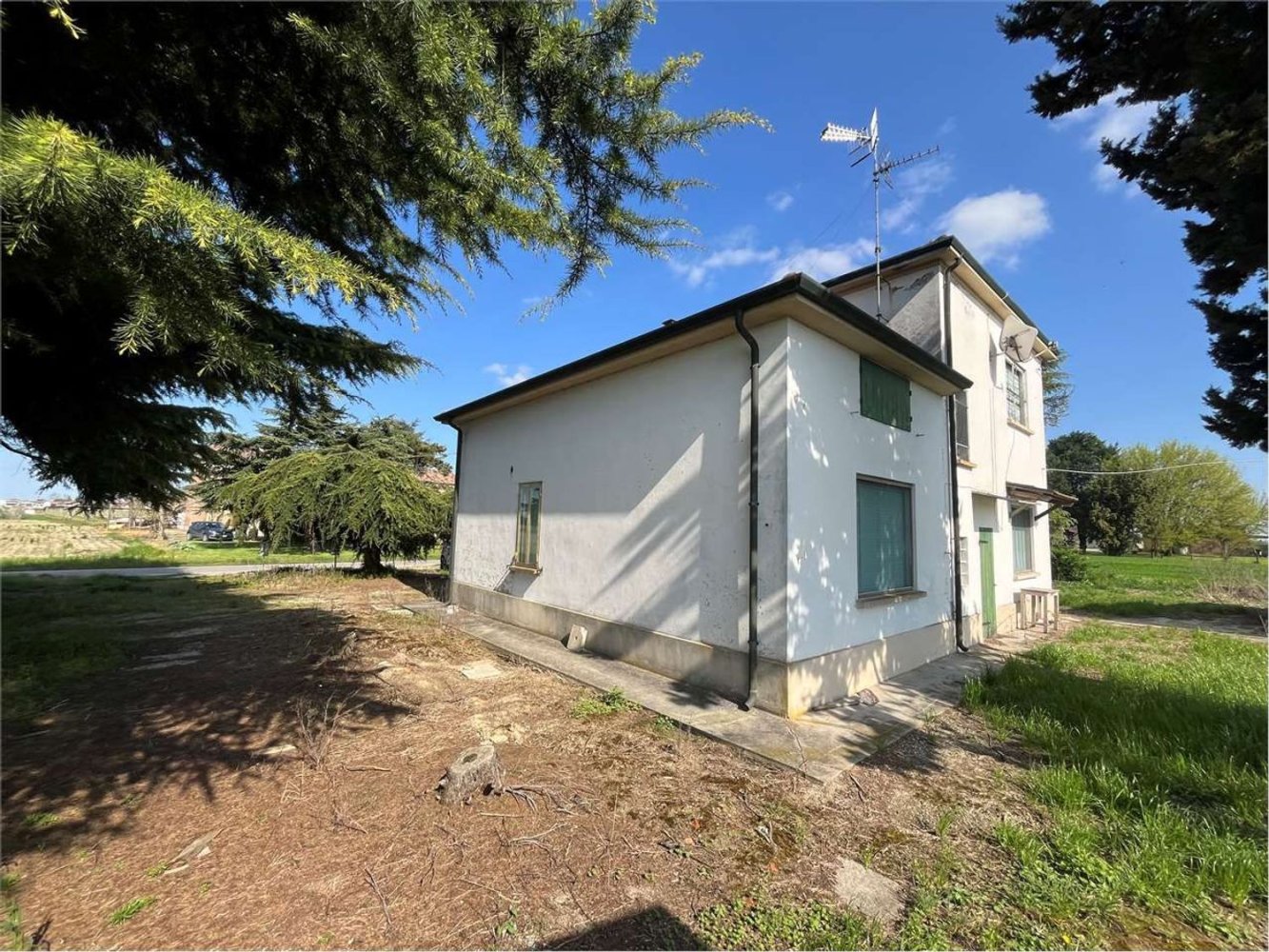 8 rooms Apartment in Masi Torello, Italy No. 290067