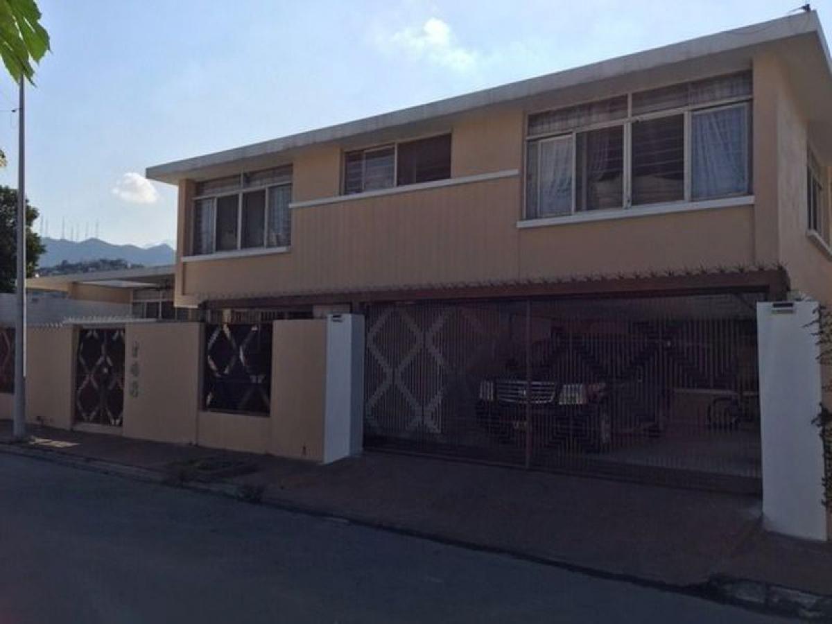 5 bedrooms House in Nuevo Leon, Mexico No. 179640