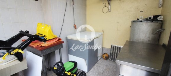 223m² Commercial property in Povoa de Varzim, Portugal No. 52925 10