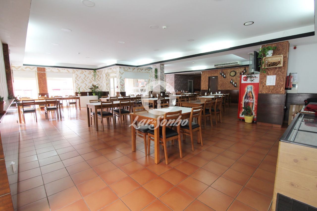 223m² Commercial property in Povoa de Varzim, Portugal No. 52925