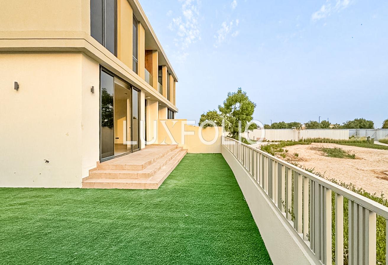 4 bedrooms Townhouse in Dubai Hills Estate, UAE No. 100543