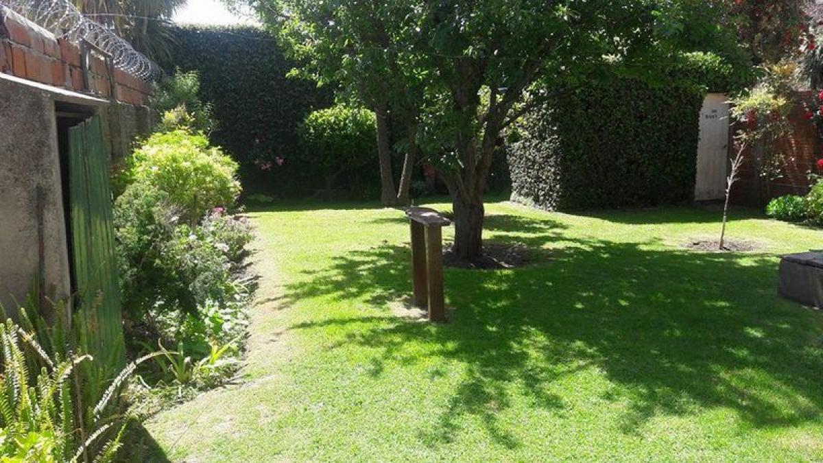 3 bedrooms House in Mar del Plata, Argentina No. 85469