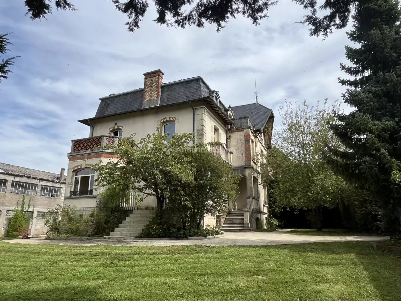 Casa de 5 dormitorios en Liffol-le-Grand, France No. 227958