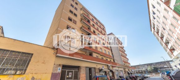 3 rooms Apartment in Rome, Italy No. 286682 4