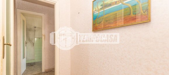 3 rooms Apartment in Rome, Italy No. 286682 8