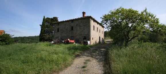 16 rooms House in Arezzo, Italy No. 71300 9