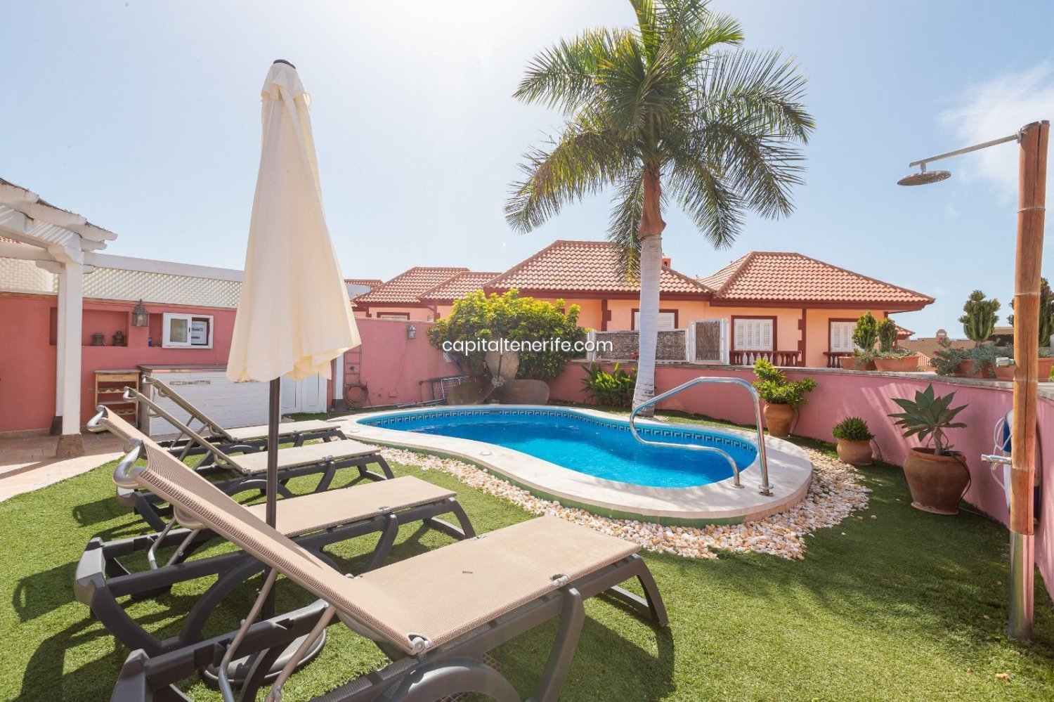 3 bedrooms Townhouse in Adeje, Spain No. 233033