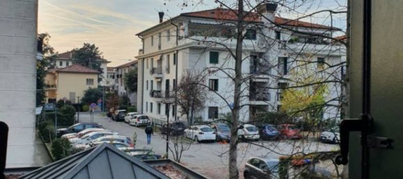 Коммерческая недвижимость с 5 комнатами в Порденоне, Италия № 110814 6