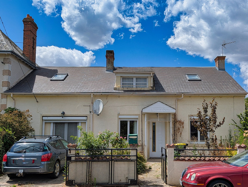 3 bedrooms House in Chaillac, France No. 325645