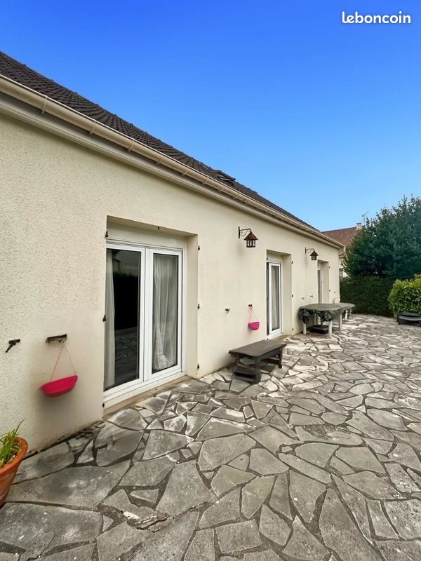 4غرفة منزل في Savigny-le-Temple, France رقم 329552