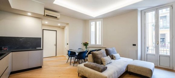 2 bedrooms Apartment in Milan, Italy No. 266772 5