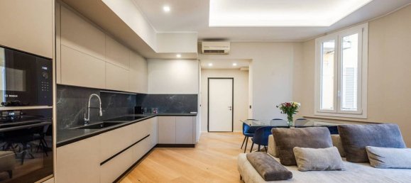 2 bedrooms Apartment in Milan, Italy No. 266772 4