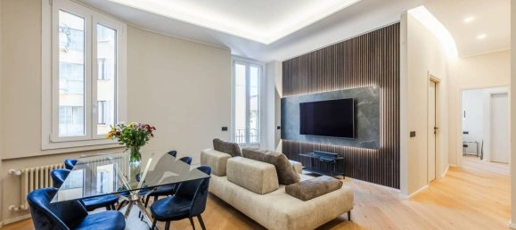 2 bedrooms Apartment in Milan, Italy No. 266772 2
