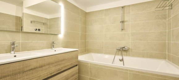 3 bedrooms Apartment in Saint-Cloud, France No. 329221 7