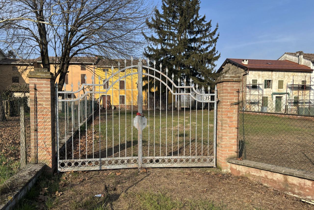 5 rooms House in Parma, Italy No. 232438