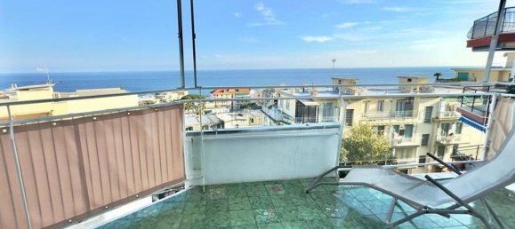 3 rooms Apartment in Sanremo, Italy No. 33232 2
