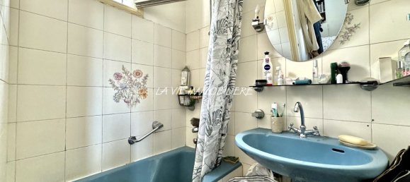 2 bedrooms Apartment in Paris, France No. 182773 8