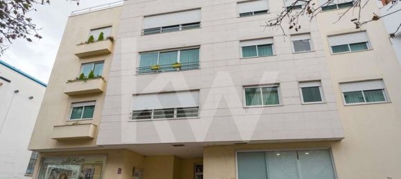 3 bedrooms Apartment in Lisbon, Portugal No. 86156 15