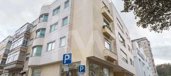 3 bedrooms Apartment in Lisbon, Portugal No. 86156 16